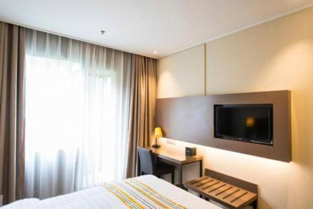 Home Inn Plus Shanghai New International Expo Center Yushan Road Yuanshen Sports Xangai Exterior foto